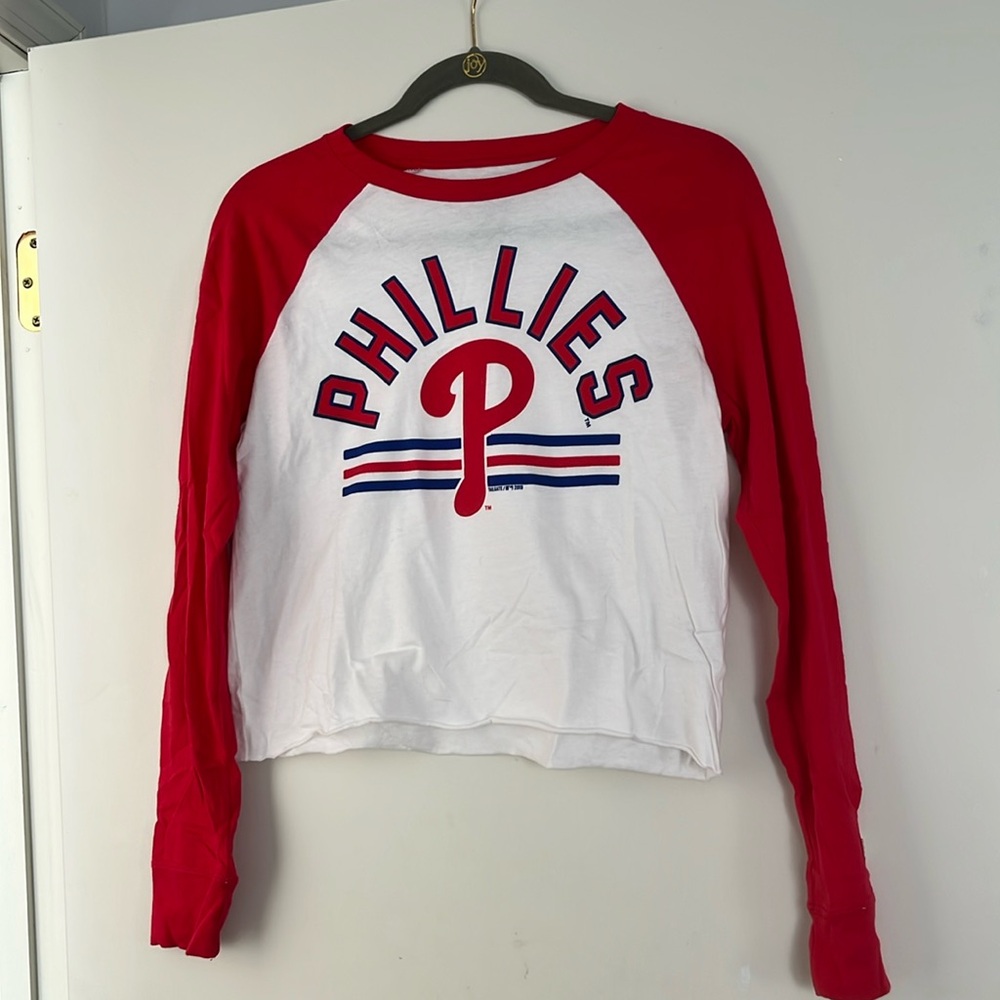 Phillies cropped long sleeve shirt